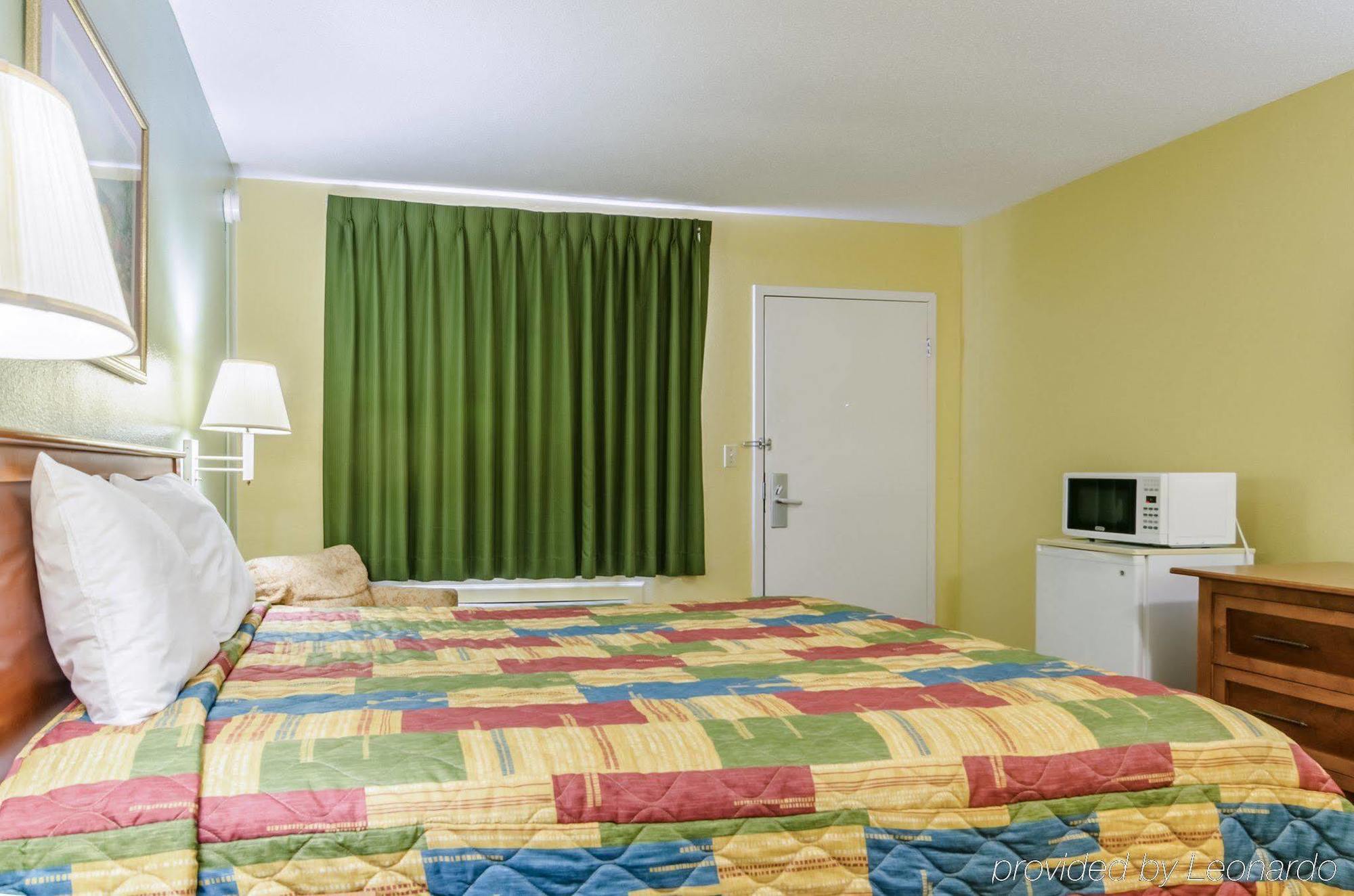 Rodeway Inn Concordia ภายนอก รูปภาพ