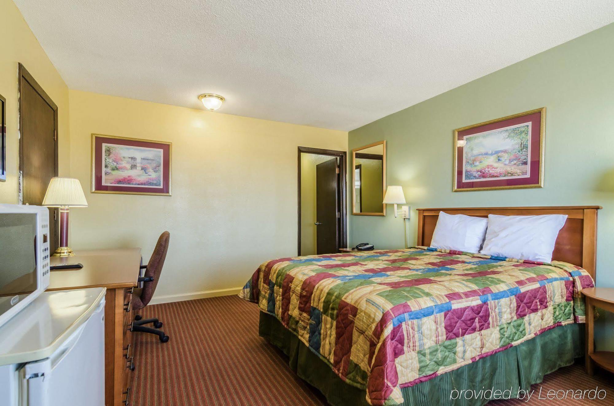 Rodeway Inn Concordia ภายนอก รูปภาพ
