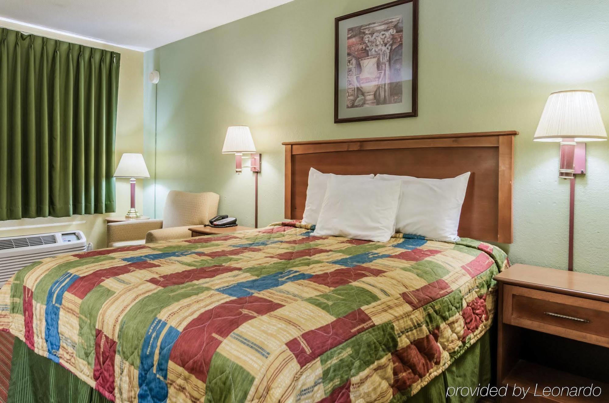 Rodeway Inn Concordia ภายนอก รูปภาพ